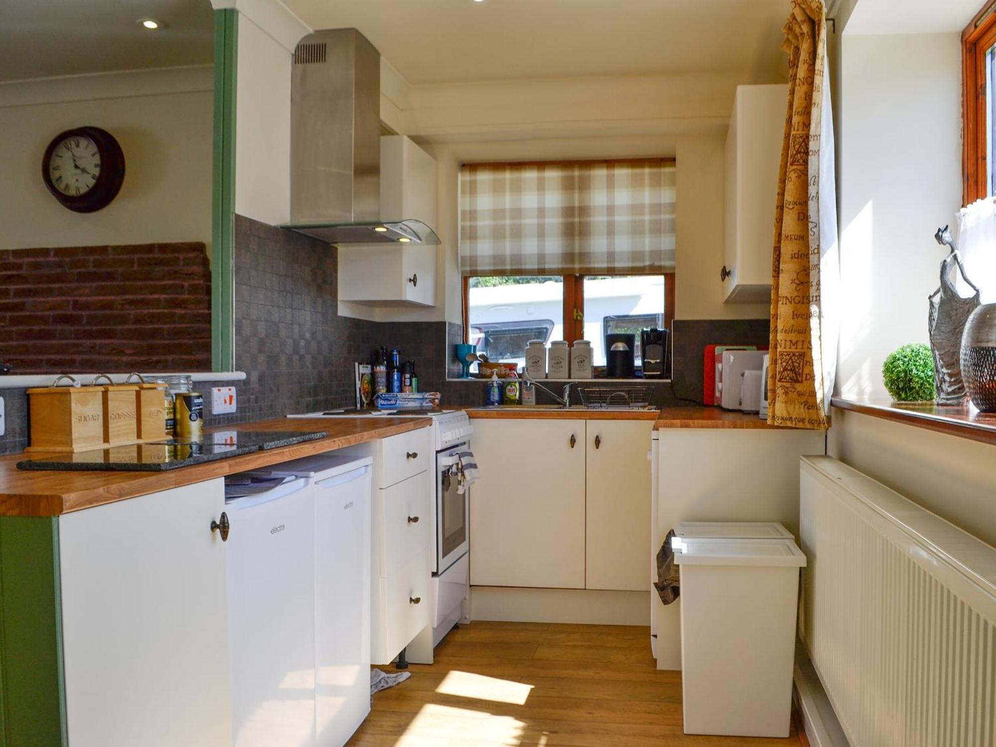 Holiday home Ty Cregyn *